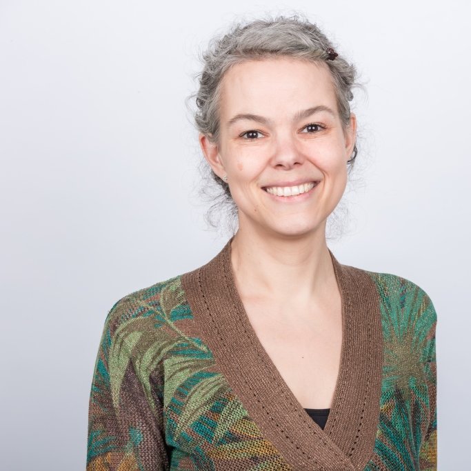 Esther Tschuschke klein