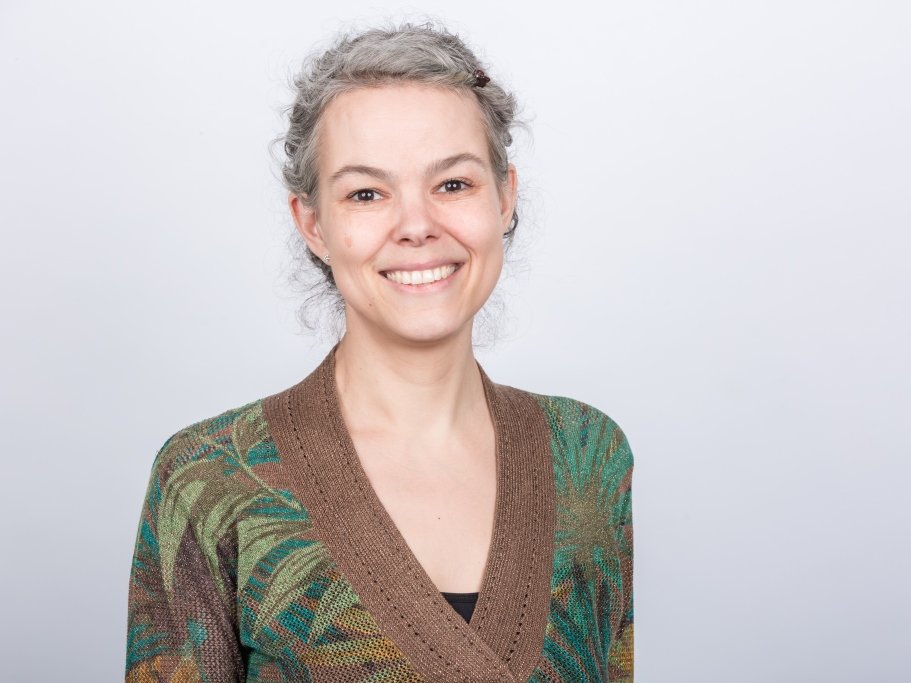 Esther Tschuschke klein